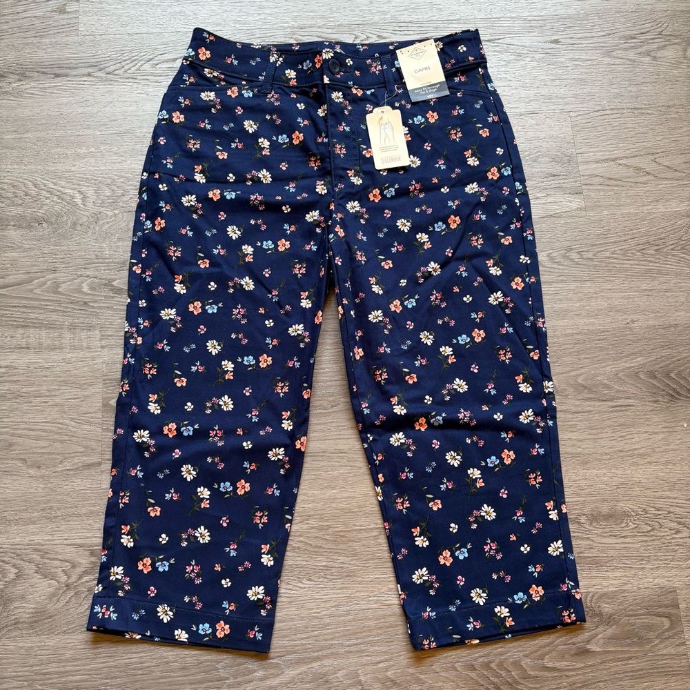 St Johns Bay Women's Secretly Slender Mid Rise Capri Navy Floral Size 14